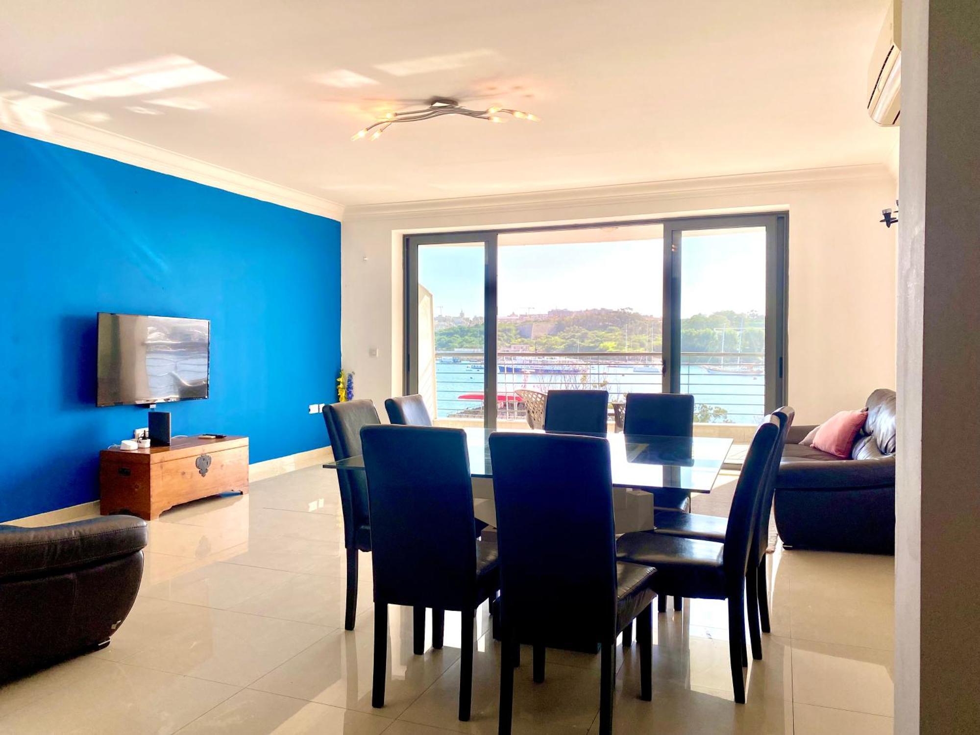 Seafront Harbour Haven - Steps To Ferry, Shops And Beaches Sliema Exterior photo