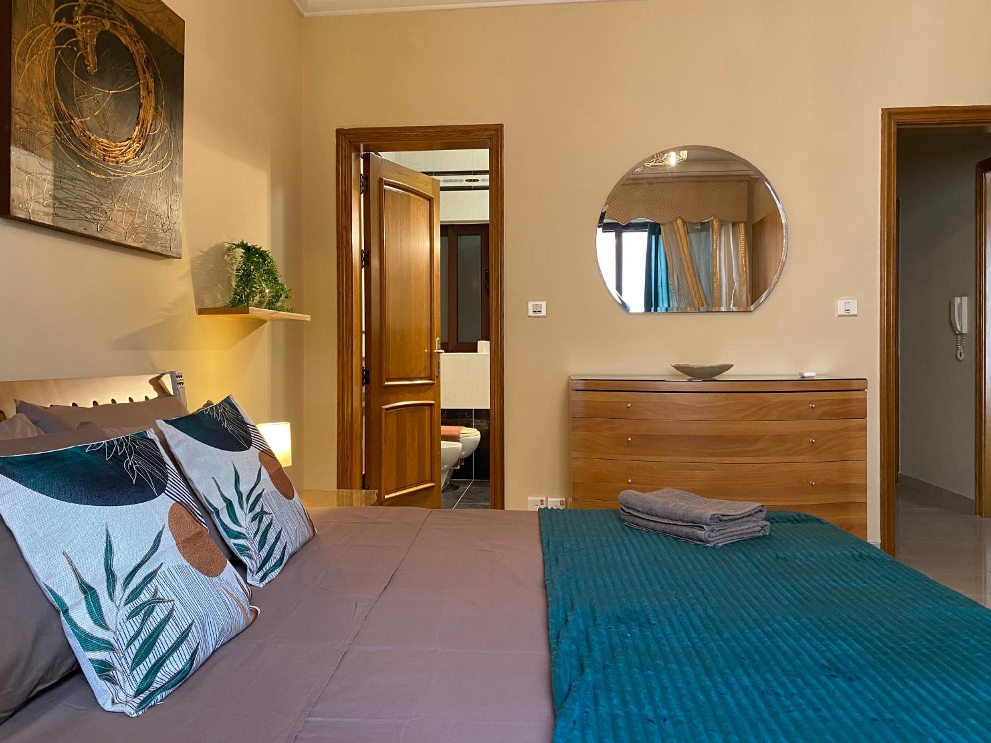 Seafront Harbour Haven - Steps To Ferry, Shops And Beaches Sliema Exterior photo
