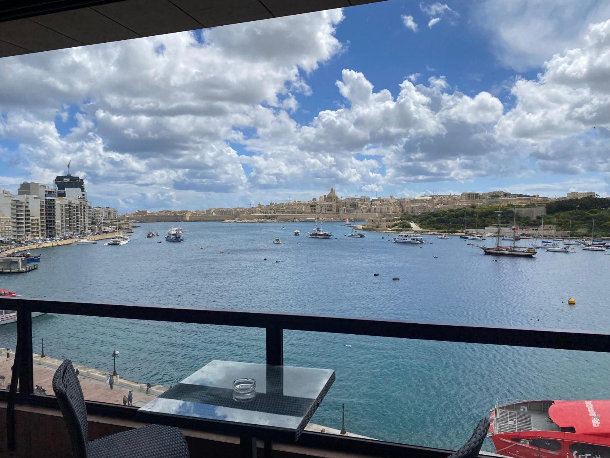 Seafront Harbour Haven - Steps To Ferry, Shops And Beaches Sliema Exterior photo
